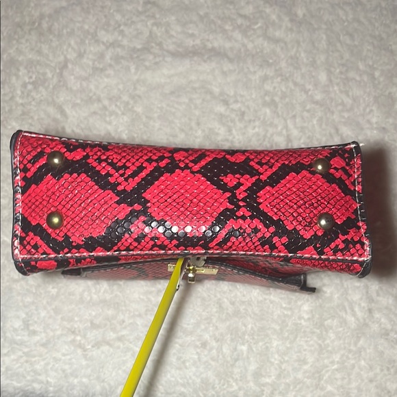Red Snake Print Handbag - Picture 5 of 13
